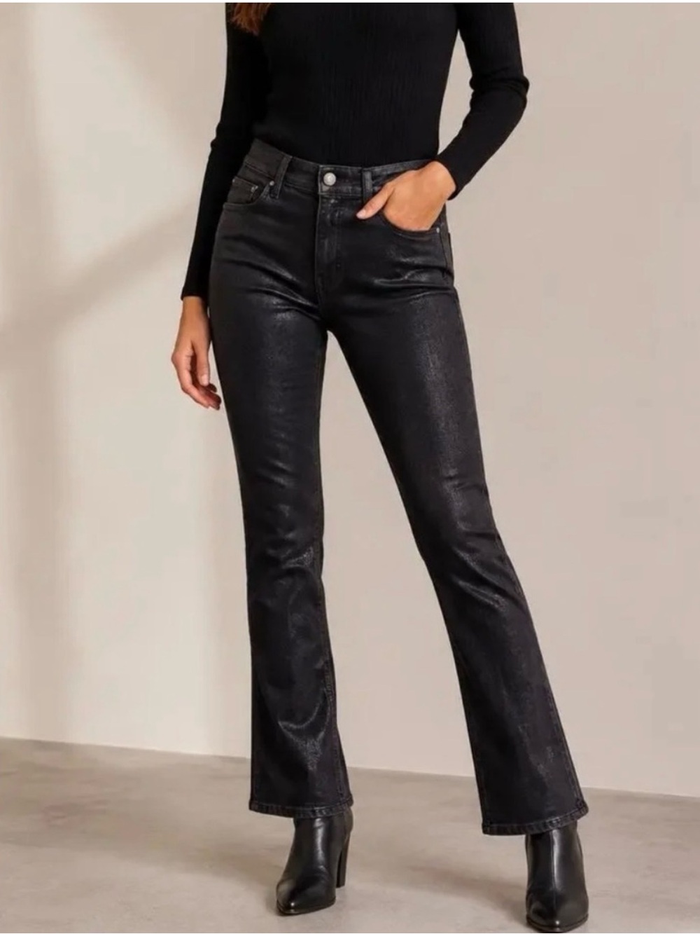 NWT Levi’s 724 shiny black jeans, high rise straight leg, 28x32, 10” rise